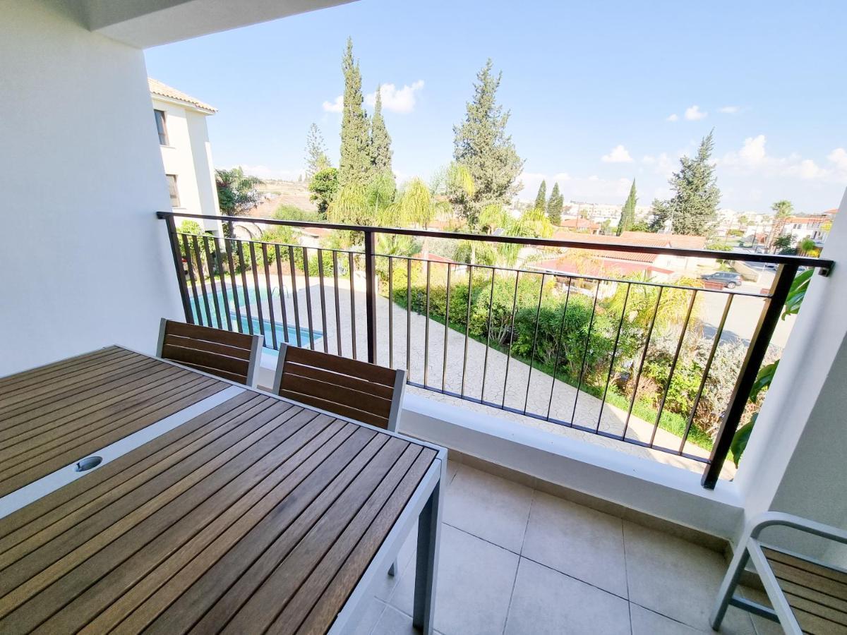 Light House Apartment Larnaca Extérieur photo