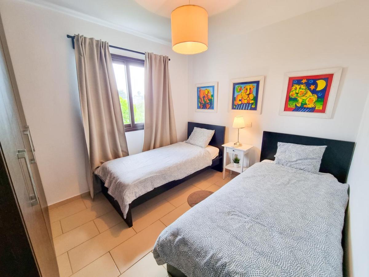Light House Apartment Larnaca Extérieur photo