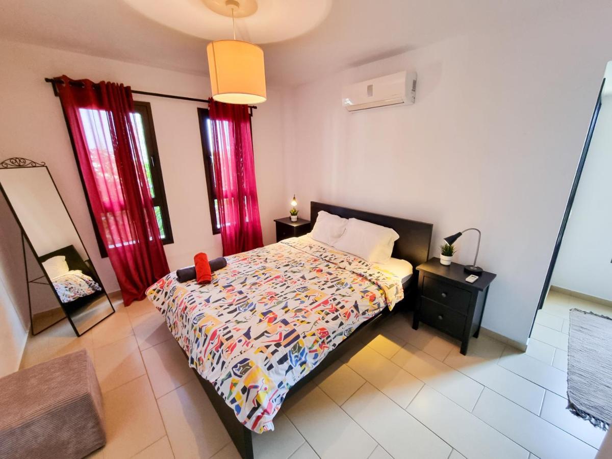 Light House Apartment Larnaca Extérieur photo