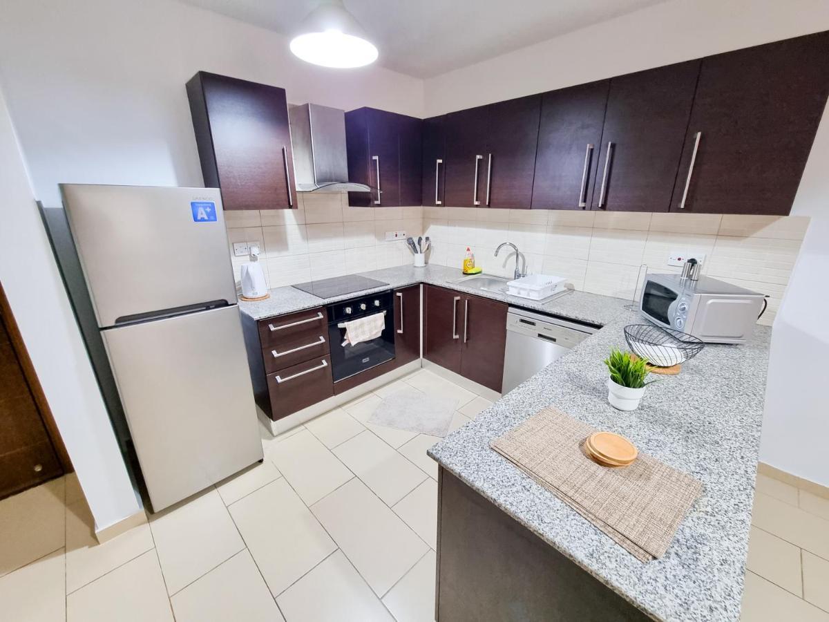 Light House Apartment Larnaca Extérieur photo