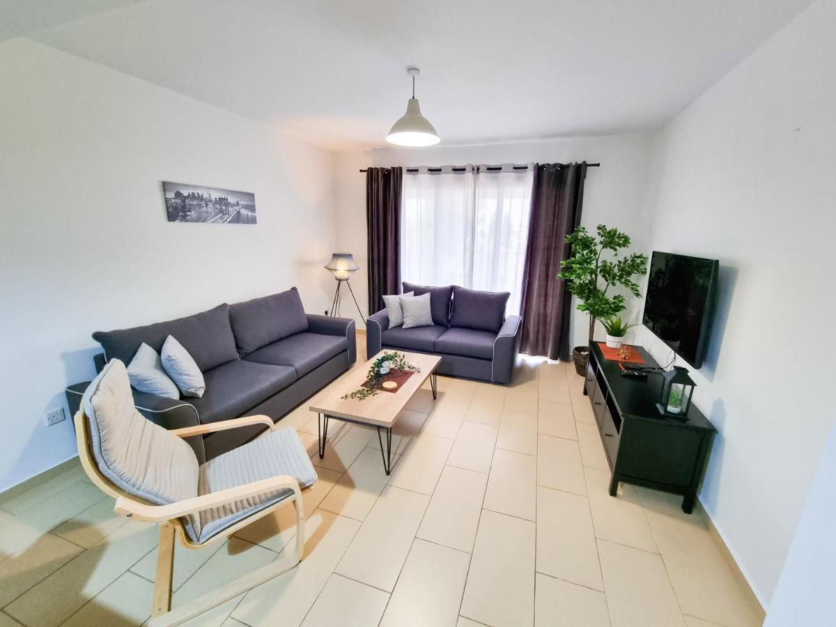 Light House Apartment Larnaca Extérieur photo